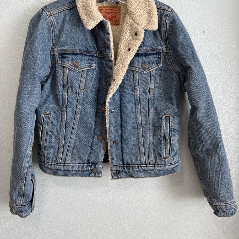 Levi's Blue Jean Denim Jacket with Cream Sherpa Lining